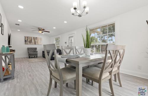 Tampa Casa | The Good Vibes Only Cottage