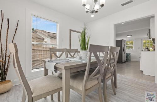 Tampa Casa | The Good Vibes Only Cottage