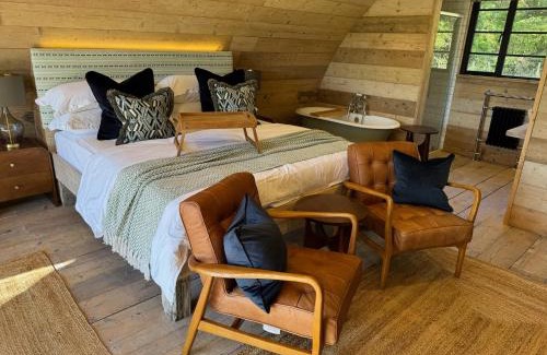 Wellesbourne Otro | The Goose In The Woods