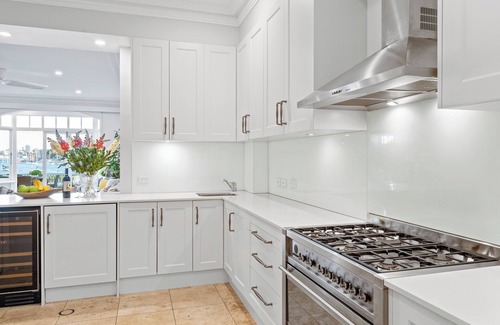 Sydney Apartamento | The Governor - Luxury Historical Neutral Bay Home w/private wharf