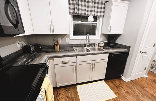 Clarksville Casa | THE GOVERNOR’S RETREAT Home Sweet Home Retreat Near Downtown Clarksville