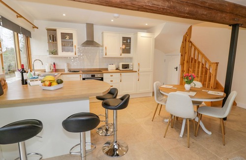 Northend Cabaña | THE GRANARY, pet friendly, character holiday cottage in Gaydon
