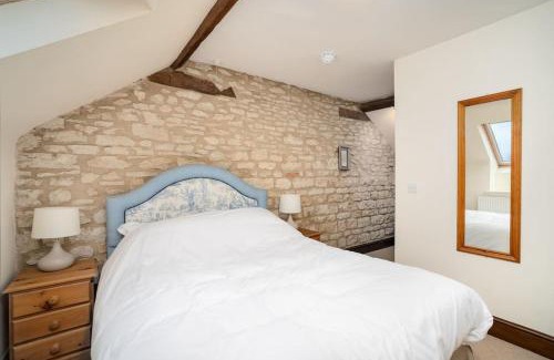 Chackmore Apartamento | The Granary self-catering cottage on a working farm