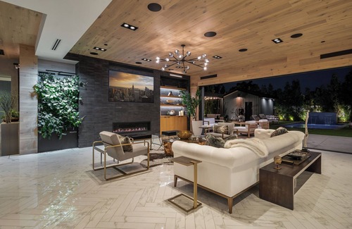 North Hollywood Casa | The Grand Escape: Luxe & Private