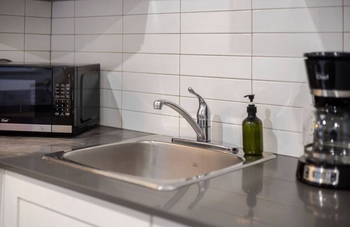 Cote-Des-Neiges—Notre-Dame-De-Grace Apartamento | The Grand NDG Stay|Your Home in NDG