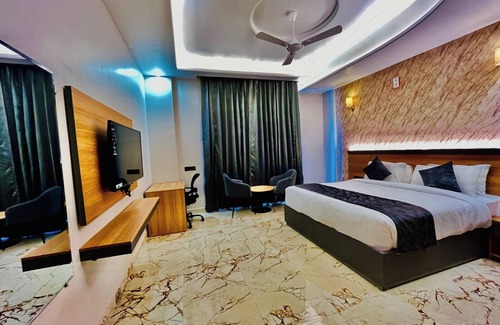 Greater Noida Hotel | The Grand Oasis Hotel & Resort