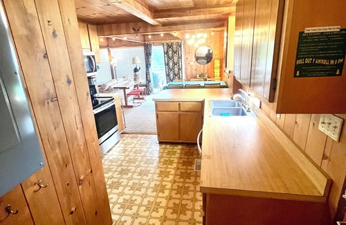 Ocean Sands Casa | El Grand Ole Osprey - Classic Oceanside Beachhouse