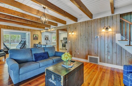 Huddleston Casa | The Grandview Lodge, Oasis at Smith Mountain Lake!