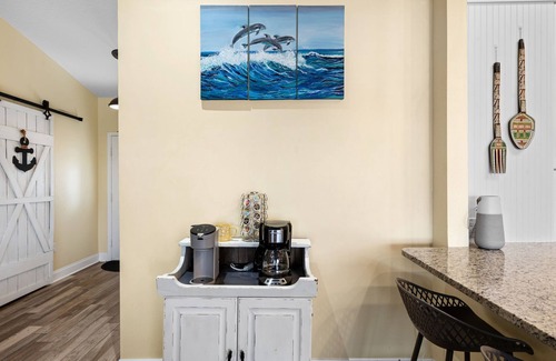 Apollo Beach Casa | The Gray Dolphin at Casa de Kingston — Waterfront Oasis in Apollo Beach