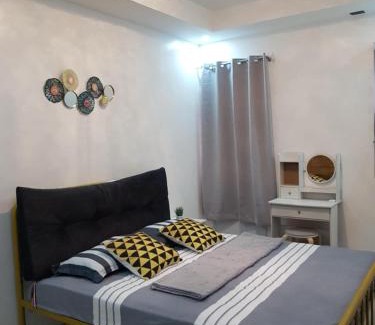 Calumpit Casa | The GrayHouse Inn-Balcony,FullAc,open-space