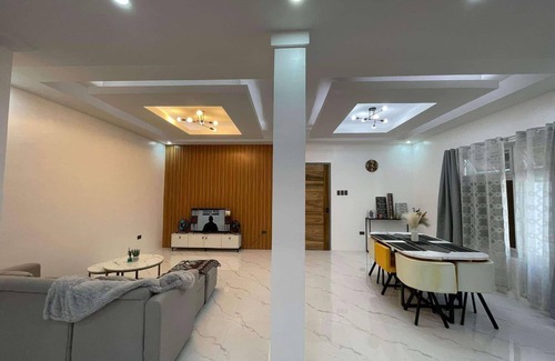 Plaridel Casa | The GrayHouse Inn is cozy 2 bedroom furnished house-full air conditioned place.