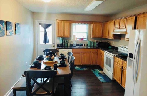 Boyds Creek Casa | The Great Escape, King suite, Kid friendly
