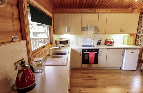 Kenwick Cabaña | THE GREAT ESCAPE, pet friendly, with a garden in Louth