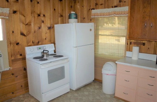 Lake Isabella Cabina | Green Cabin @ Stoney Pines