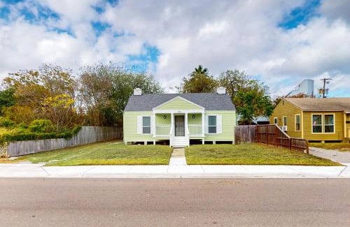 Bay Area Casa | The Green Cottage