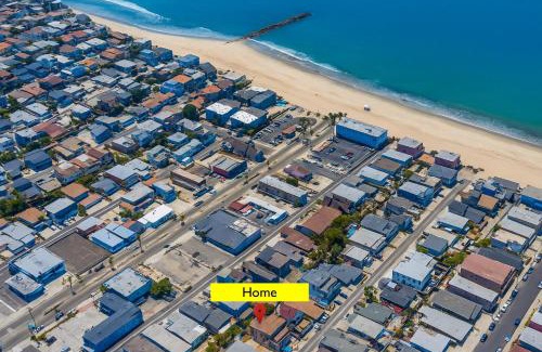 Pierpont Bay Casa | The Green Haven, 1 Minute Walk to the Beach and Restaurants, King Beds, Beach Amenities