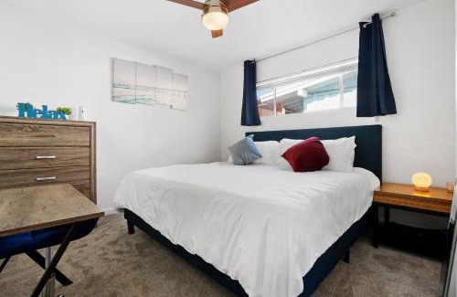 Pierpont Bay Casa | The Green Haven, 1 Minute Walk to the Beach and Restaurants, King Beds, Beach Amenities