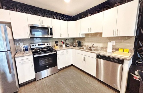 Downtown Des Moines Apartamento | The Green & Onyx Escape