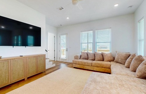 Pointe San Luis Casa | The Green Palm