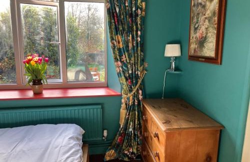 Radstock Casa | The Green Room in Kilmersdon