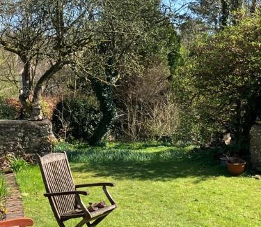 Radstock Casa | The Green Room in Kilmersdon