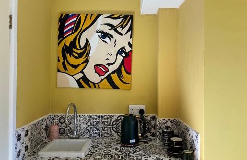 Radstock Casa | The Green Room in Kilmersdon