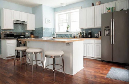 Rogers Park Casa | The Greenleaf House—Whole House
