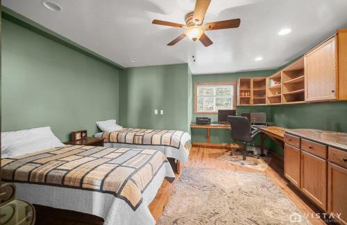 Duck Creek Village Casa | The Greyt Retreat