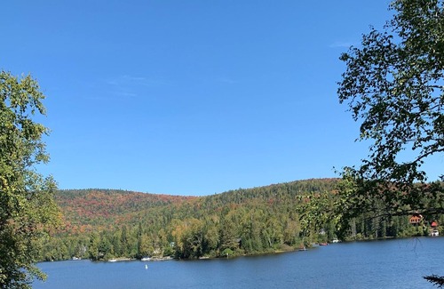 Saint Donat Casa | The ground floor of a large Residence on the edge of the lake. All the services