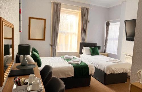 Grove Park Village Cabina | The Grove