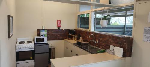 Oaklands Park Apartamento | The Grove Getaway 2 min walk to train and shops