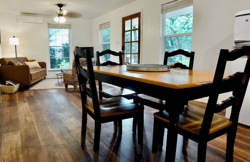 Pecan Acres Cabaña | THE GUEST HOUSE AT EAGLE MOUNTAIN LAKE