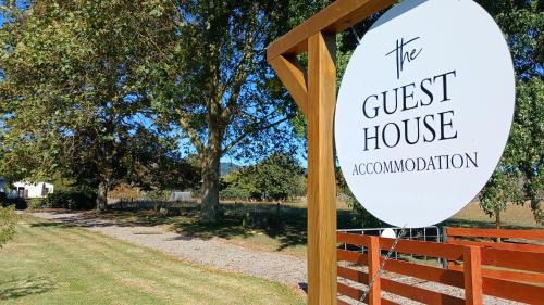 Te Teko Casa | THE GUEST HOUSE - Awakeri modern country cottage