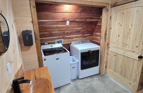 Spencer Casa | The H/\skell near Fall Creek Falls