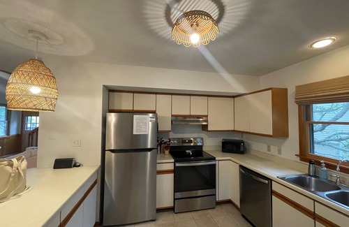 Ocean Sands Cabaña | The Half Shell, Oceanside Beach Cottage, 6 min walk to beach