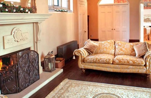 Belford Cabaña | THE HALL, family friendly, character holiday cottage in Belford