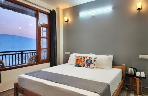 Kumharsain Casa | The Halt Narkanda - Rooms and Rooftop Cafe