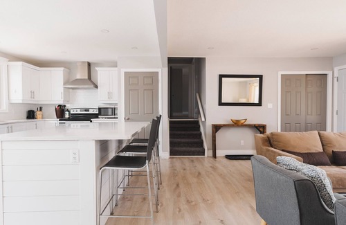 Sarnia Casa | The Hanna Home- Inground Pool
