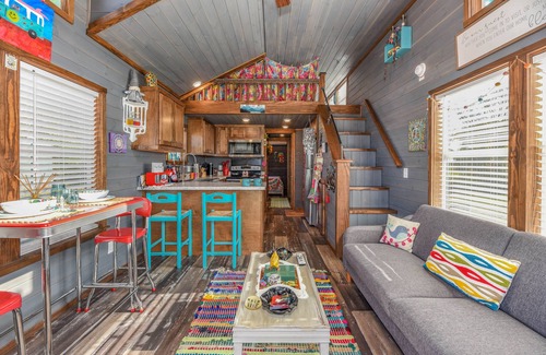 Gatlinburg - Pigeon Forge Cabaña | The Happy Shack of Tiny Homes