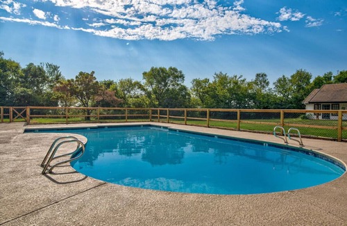 Ramona Cabina | The Harmony at Jarrett Farm Resort