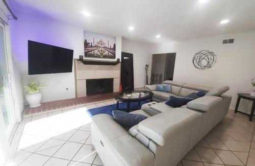 Woodland Hills Cama Y Desayuno | The Hathaway Suites