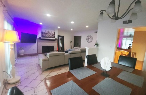 Woodland Hills Cama Y Desayuno | The Hathaway Suites
