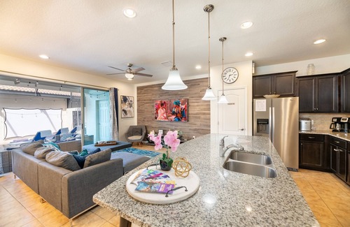 Four Corners Casa | "The Haven" Newly Remodeled Luxury Townhome