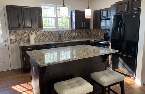 Atlanta Casa | The Haven of Peace ATL. 3 Bedroom Home. Downtown Atlanta.