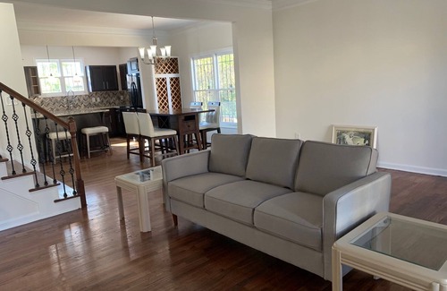 Atlanta Casa | The Haven of Peace ATL. 3 Bedroom Home. Downtown Atlanta.