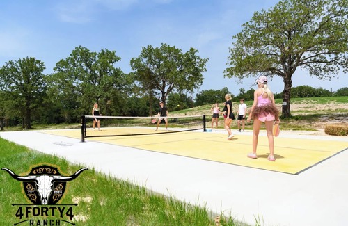 Alvord Cabina | The Hawk’s Nest |Peaceful Tiny Cabin w/Pickleball