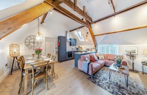Trevor Casa | The Hay Loft
