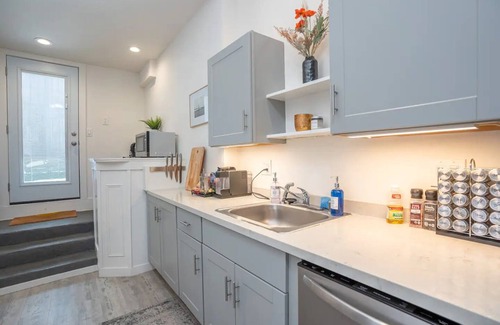 Hayes Valley Casa | The Hayes Valley Home by Restaurants Bars Shopping