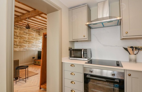 Market Rasen Cabaña | THE HAYLOFT AT WARREN HOUSE, romantic, with a garden in Wragby