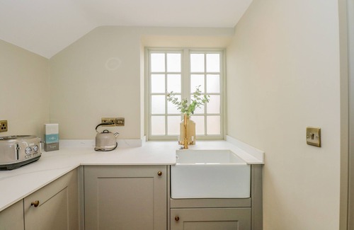 Market Rasen Cabaña | THE HAYLOFT AT WARREN HOUSE, romantic, with a garden in Wragby
